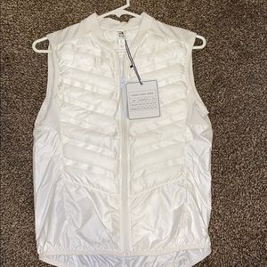 Women’s white 4-U Performance vest